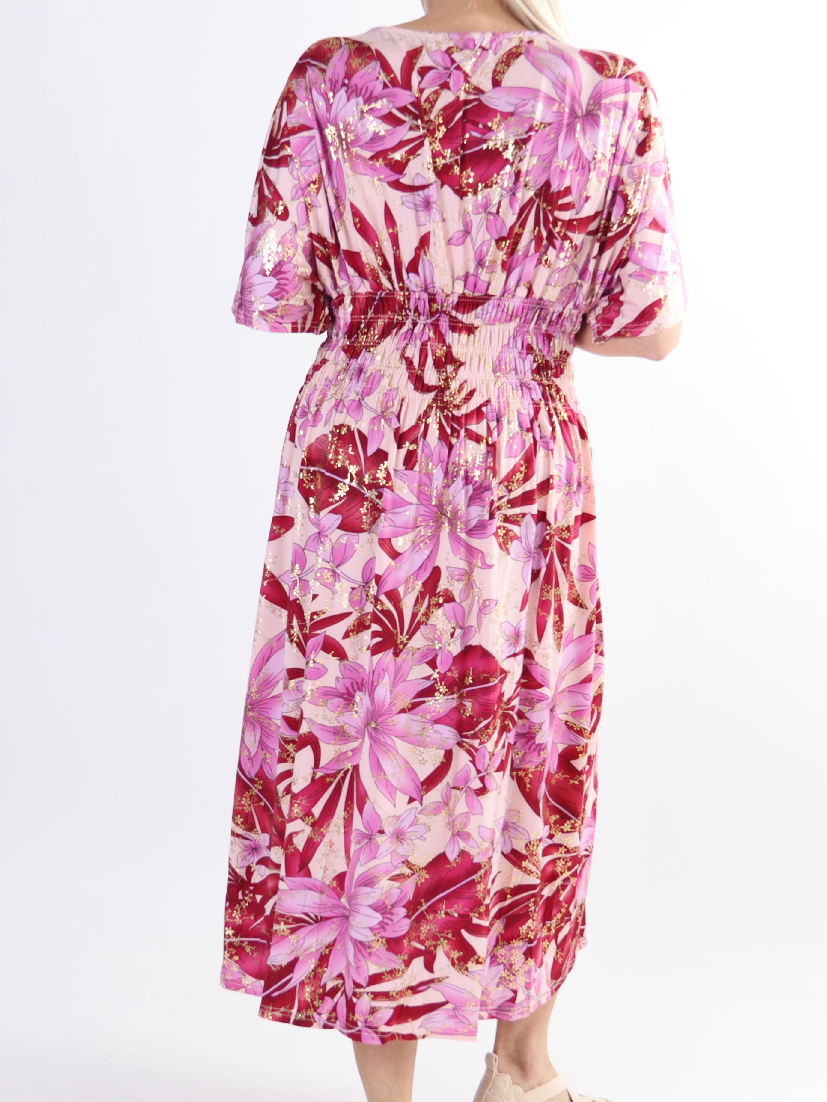 Pams Midi - Blommig klänning med resår i skrynkelfritt tyg för stora storlekar